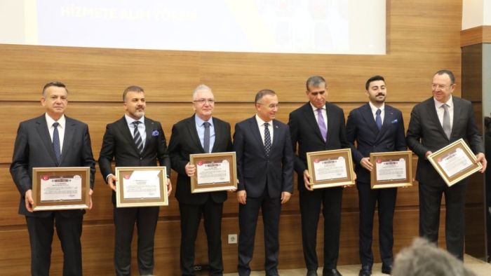 Kadooğlu Holding'nden Emniyet ve Jandarma'ya araç desteği